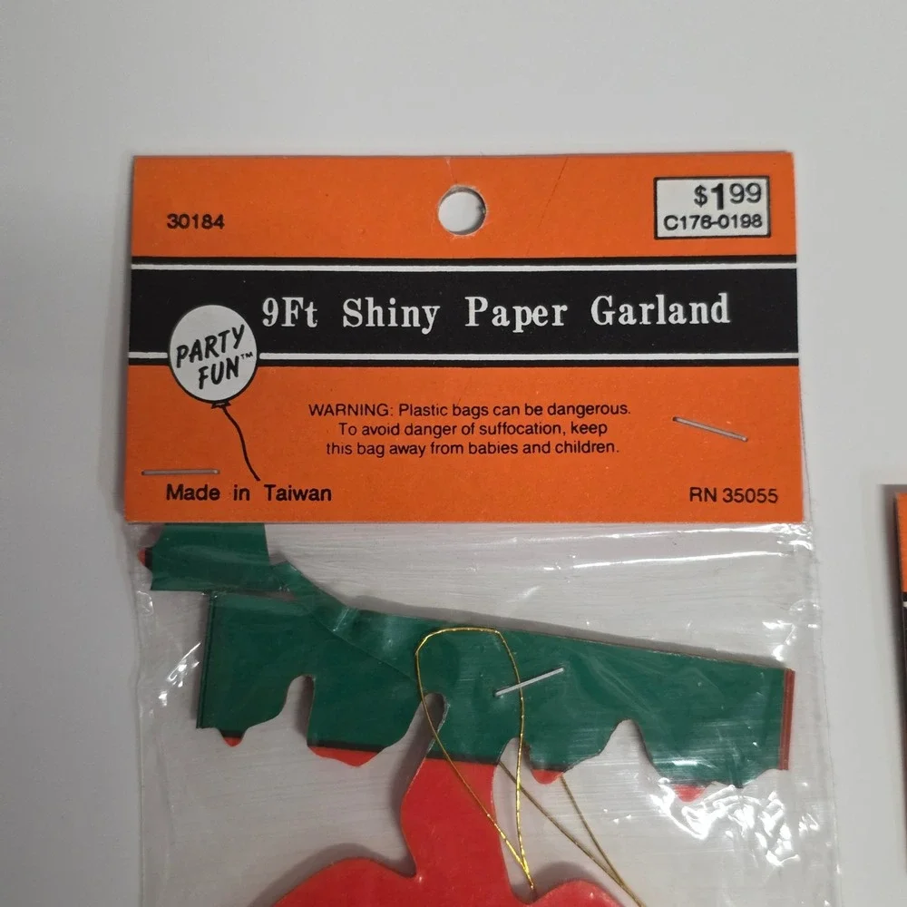 Vintage Party Fun 9Ft Shiny Paper Garland Halloween Pumpkin 2 Pack NEW